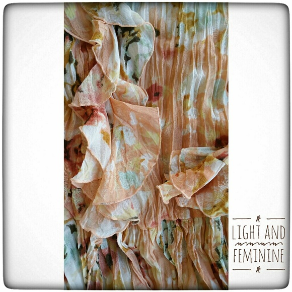 Crinkle Ruffled Button Down Top size Medium - Picture 2 of 6